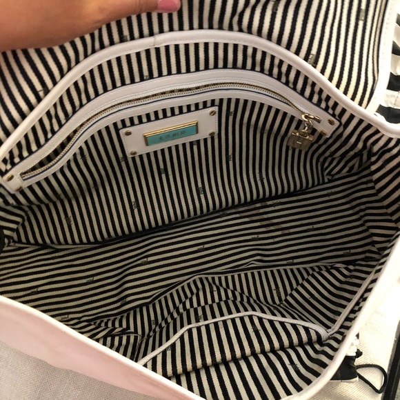 L.A.M.B white leather and navy Messenger bag - Picture 8 of 8